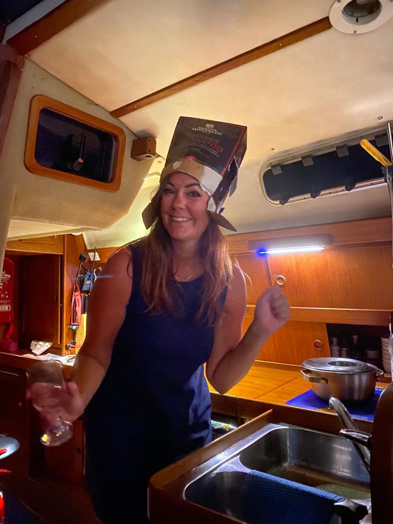 Naisisto laineilla – nyt kepeästi kohti&nbsp;kotia